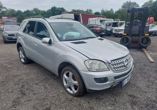 Mercedes-Benz ML cena 11300 przebieg: 289000, rok produkcji 2006 z Stopnica małe 232